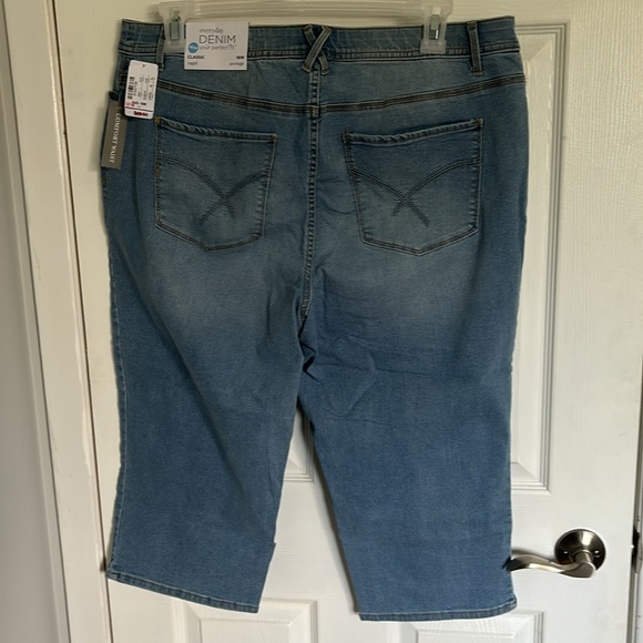 Jean capris - Picture 2 of 4